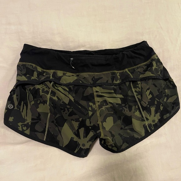 - Camo Speed Up Shorts - Picture 2 of 3